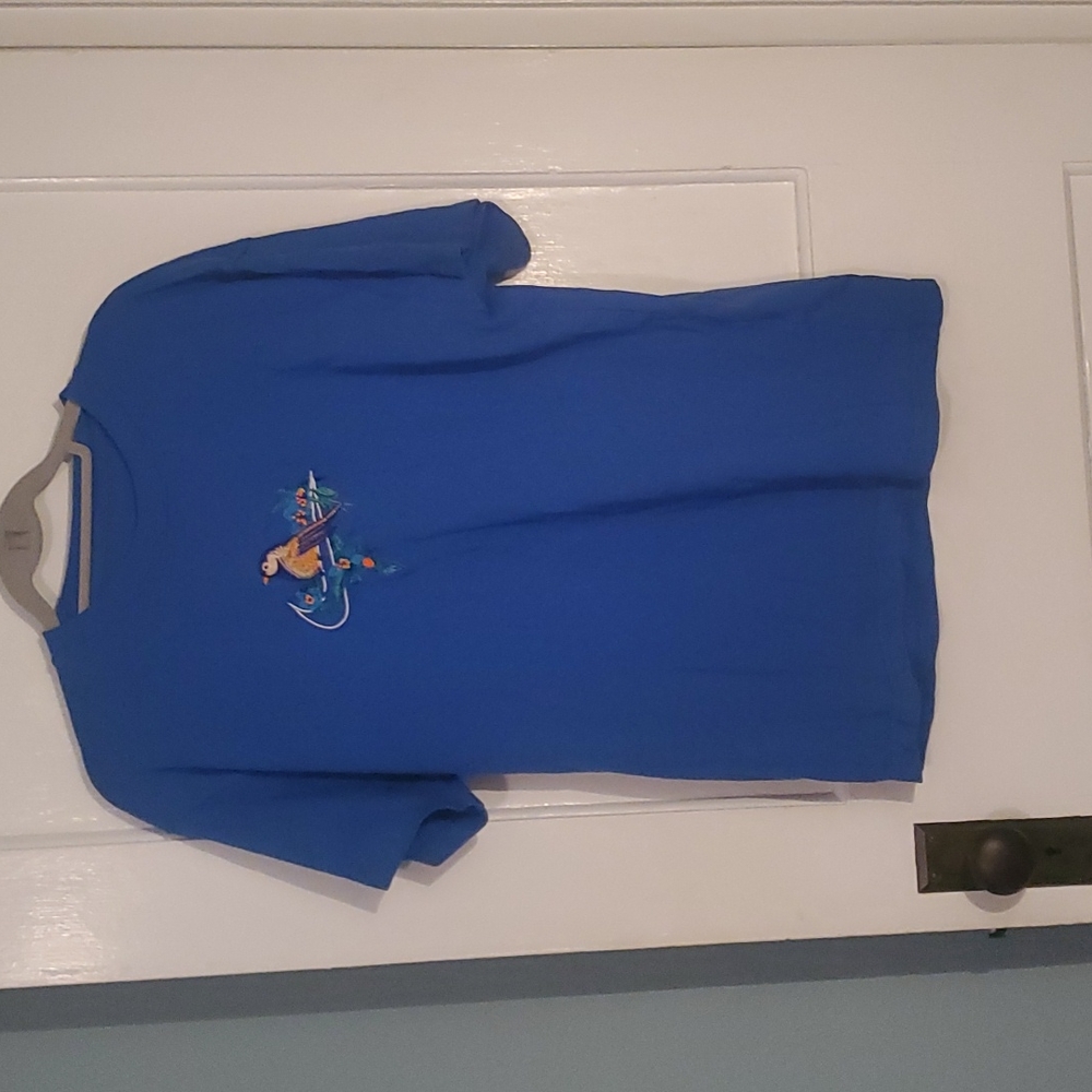 Embroidered tee